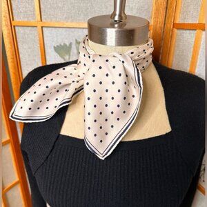 Beautiful White/black polkadots neckerchief. This classy scarf is hand rolled